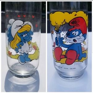 1982 Vintage smurf drinking glasses - set of 2